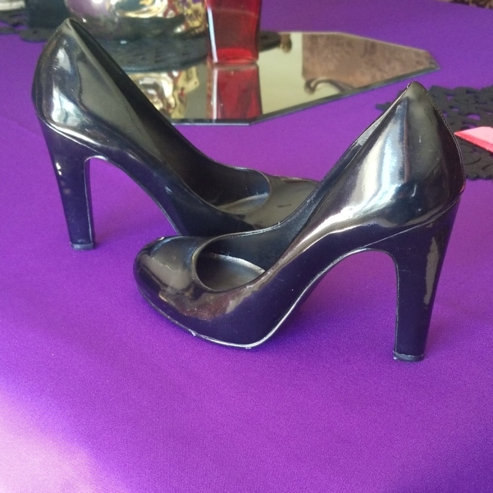 Jessica Simpson pumps